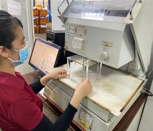 Kiểm tra với thiết bị và đồ gá